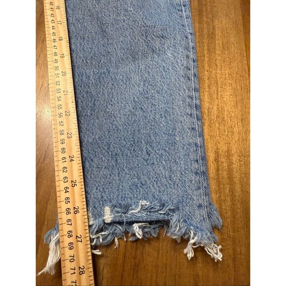 Levis Womens Size 28 Premium Wedgie Frayed Ankle Tapered Button Fly Denim Jeans - Picture 13 of 13